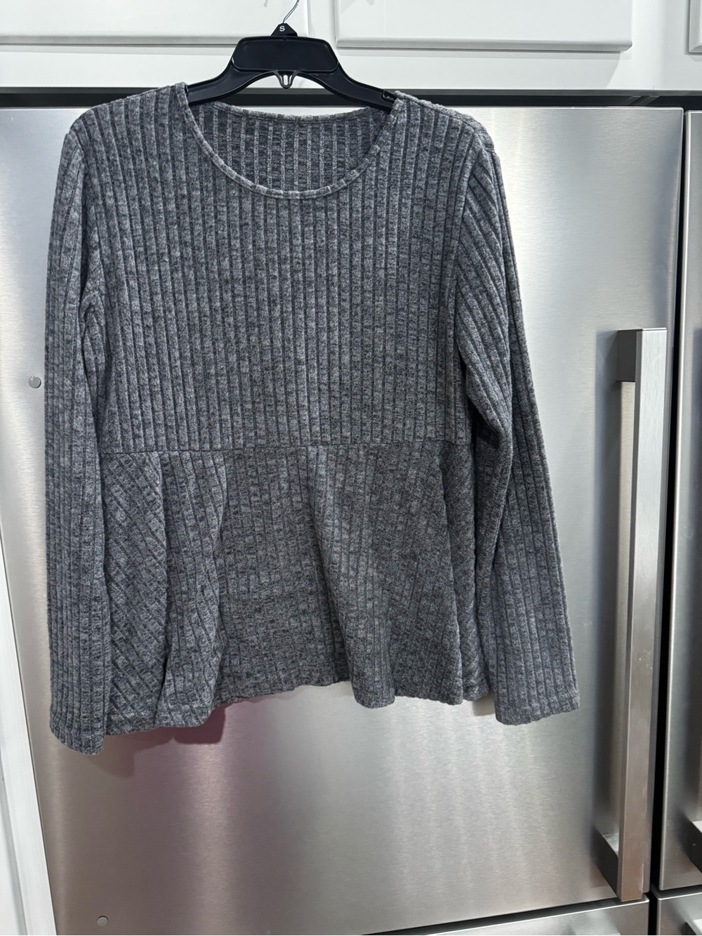 Women's Gray Ribbed Knit Long-Sleeve Top
